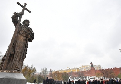 Порошенко обвинил Россию в присвоении украинской истории