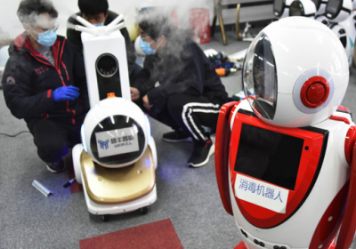 У Китаї створили роботів для боротьби з коронавірусом