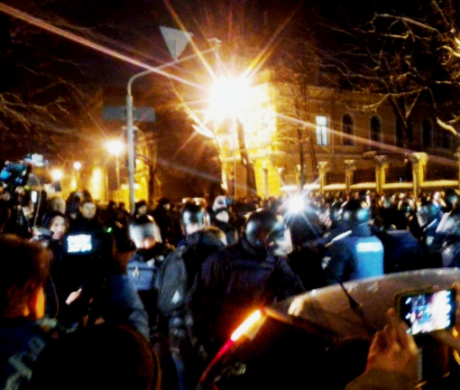 Протест біля АП у Києві: правоохоронці затримали кількох прихильників Саакашвілі, – ФОТО