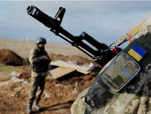 Сутки на Донбассе: 12 обстрелов, одного военного ранили