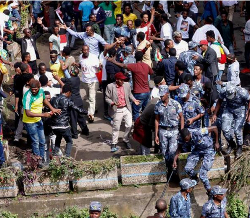 Щонайменше 130 людей постраждали внаслідок вибуху на мітингу в Ефіопії
