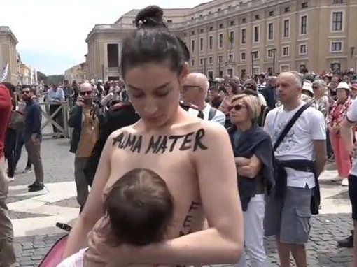 Femen влаштували акцію у Ватикані з вимогами до Папи Римського 