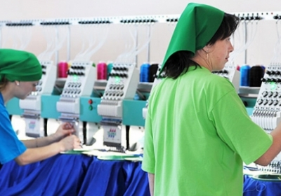 У Польщі перевірять фабрику, на якій українцям видають форму іншого кольору

