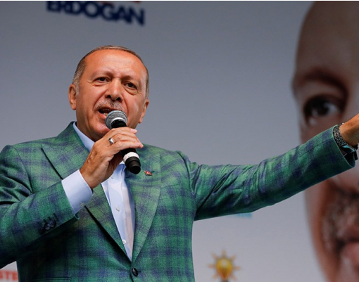 Эрдоган призвал турок продавать доллары и евро, чтобы спасти лиру