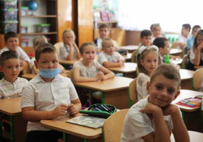 Большинство украинских школьников негативно оценили дистанционное обучение и хотят вернуться в классы