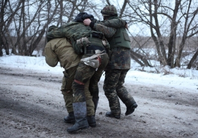 З Донецького аеропорту евакуювали 22 поранених бійців АТО, - волонтер