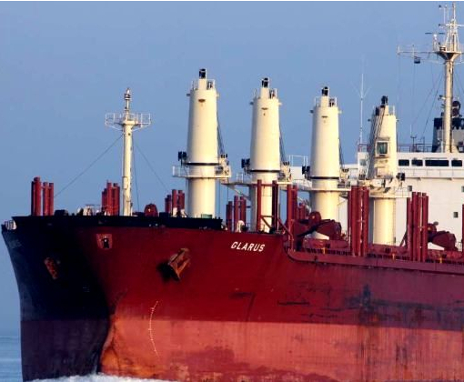 Нападение пиратов на судно у Нигерии: в заложники попал один украинец