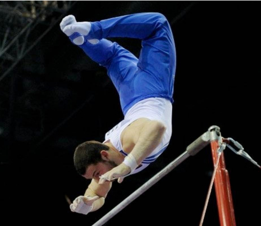 Британский гимнаст установил мировой рекорд в сальто на перекладине, - ВИДЕО
