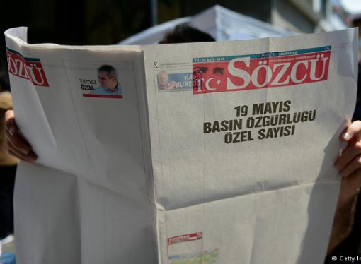 Турецкая газета в знак протеста выдала выпуск с белыми полосами, - ФОТО