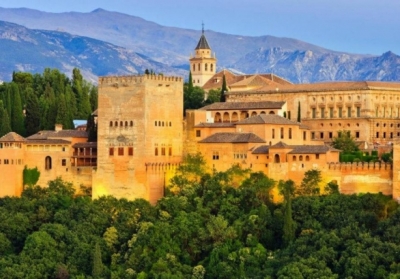 Колоритна Іспанія: три столиці, делікатеси і любов іспанців до караоке