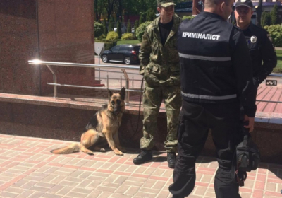 В Харькове заявили о минировании 19 торговых центров: людей эвакуируют