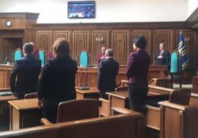 Назначенные Порошенко судьи Конституционного суда приняли присягу