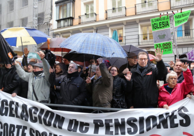 В Іспанії тисячі пенсіонерів вийшли на протест з вимогою підвищити пенсії