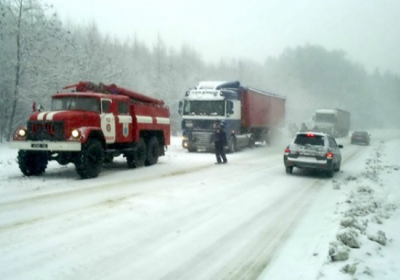 Великогабаритним вантажівкам знову заборонили в'їжджати до Києва через негоду