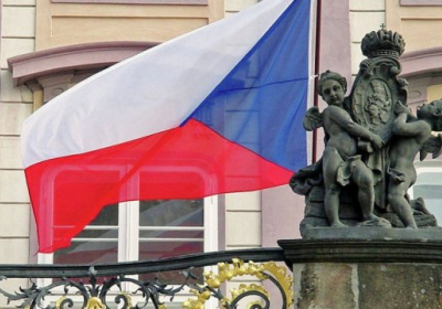 Чехия в середине апреля может отменить комендантский час и смягчить карантин