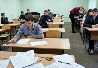 Школьники, вывезенные из Донбасса, могут закончить школу экстерном, - Минобразования