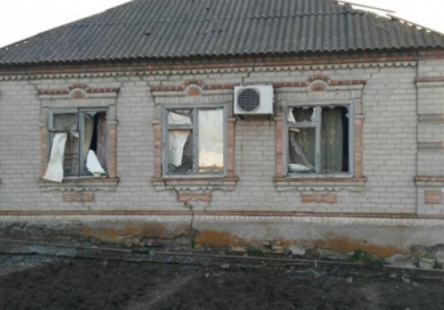 Боевики обстреляли жилые дома возле Мариуполя - ФОТО