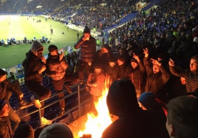 У Харкові під час матчу українці палили прапори Сербії, - волонтер