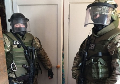 Сотрудники СБУ выбили дверь в квартире депутата от Опоблоку