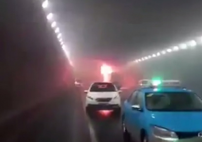 На сході Китаю автобус зі школярами потрапив у ДТП та загорівся: 11 людей загинули