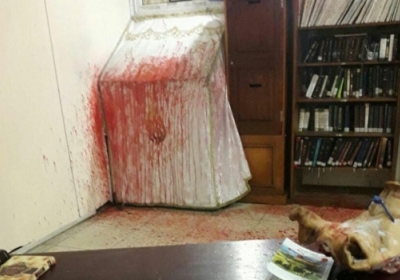 В Умані вандали закинули свинячу голову у синагогу на могилі рабі Нахмана і залили все 