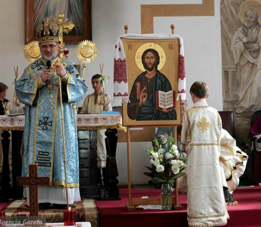 Україна проситиме Вселенського патріарха про надання автокефалії українській церкві  