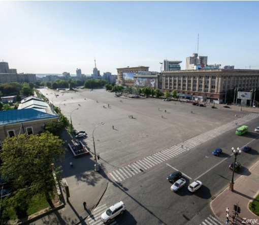 Более 400 человек эвакуировали в Харькове из-за сообщения о заминировании площади Свободы