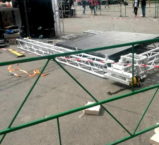 На концерті до Дня Незалежності в Умані на дітей впало сценічне обладнання: шестеро постраждали
