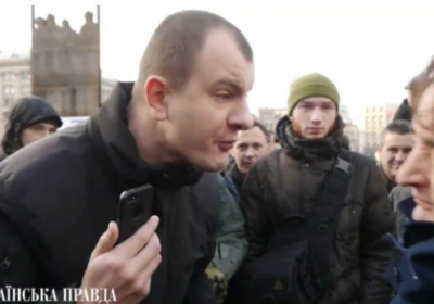 На Майдані активісти обплювали Гужву, - ВІДЕО
