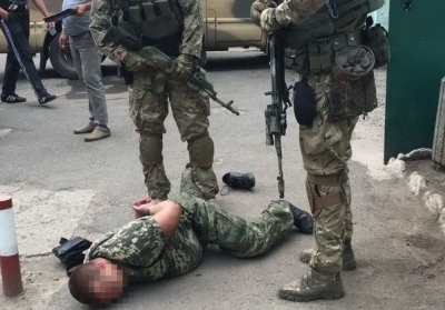 СБУ затримала на хабарі майора Мар'їнського відділу поліції