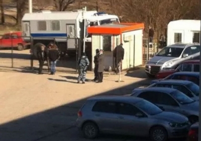 У Сімферополі слідчі з ФСБ прийшли на кримськотатарський телеканал: біля кожного кабінету озброєна людина, - журналіст