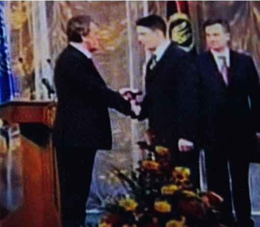 Ющенко нагороджував нового ватажка ЛНР Пасічника медаллю 