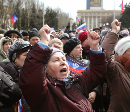 Терористи на окупованому Донбасі сганяють бюджетників на травневі свята, – розвідка