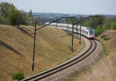 Между Львовом и Киевом снова остановили железнодорожное сообщение