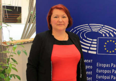 Закарпатка Андреа Бочкор выступила в Европарламенте против украинского закона об образовании