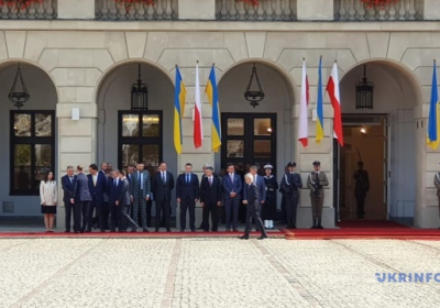 Президент Украины завершил визит в Польшу