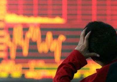 Снижение рейтингов и санкции обвалили фондовый рынок России