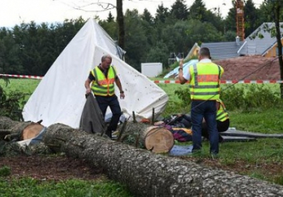 У Німеччині внаслідок негоди дерево вбило підлітка 
