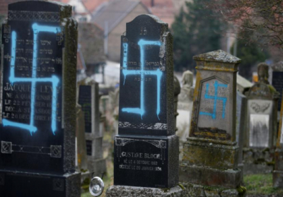 У Франції невідомі спаплюжили 80 могил на єврейському кладовищі