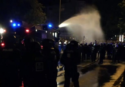 У Гамбурзі поліція водометами розігнала протестувальників перед самітом G20
