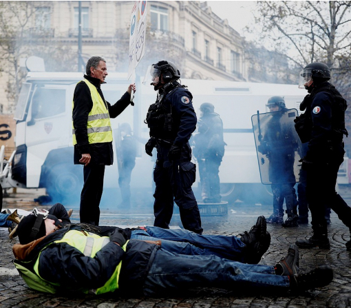 Протести у Франції: на вулиці вийшли понад 100 тисяч людей, щонайменше 500 поранені, – ФОТО