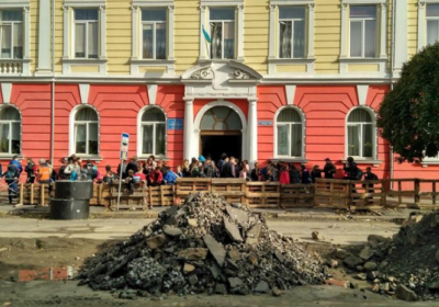 В Ужгороді 11 дітей госпіталізували через отруєння газом в школі 
