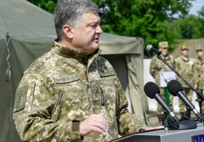 Порошенко: за месяц на Донбассе 18 погибших и множество раненых