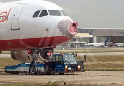 У Стамбулі град розбив скло в українського Airbus A320