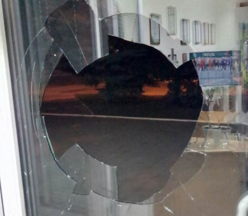 Неизвестные атаковали офис украинского телеканала в Краматорске
