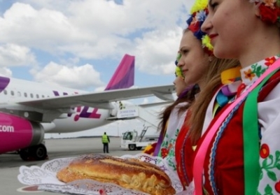 Лоукостер Wizz Air повністю відмовився від польотів на теренах України