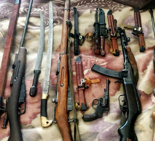 В квартире жителя Ровно обнаружили склад оружия и боеприпасов, - ФОТО