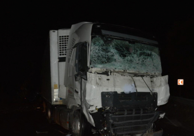 На Закарпатті мікроавтобус в'їхав у вантажівку: троє загиблих