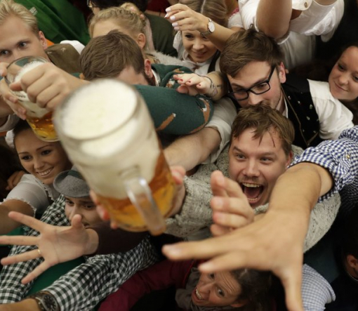 У Мюнхені розпочалося традиційне свято пива Октоберфест