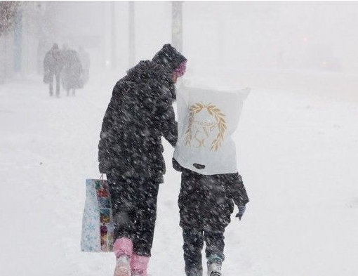 Україну атакуватимуть два циклони: в неділю снігом засипле сім областей